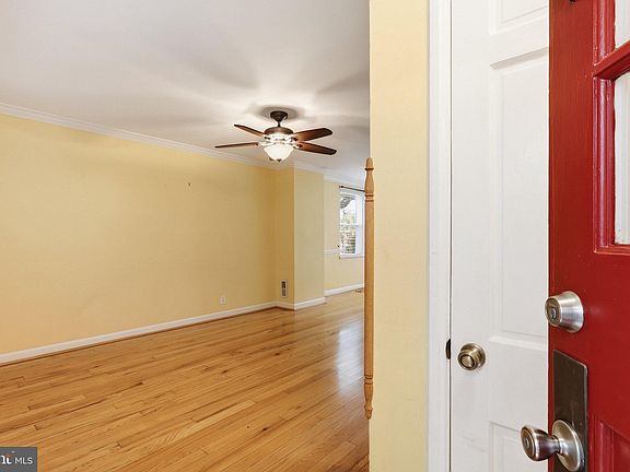 4th image of 2809 S Columbus St