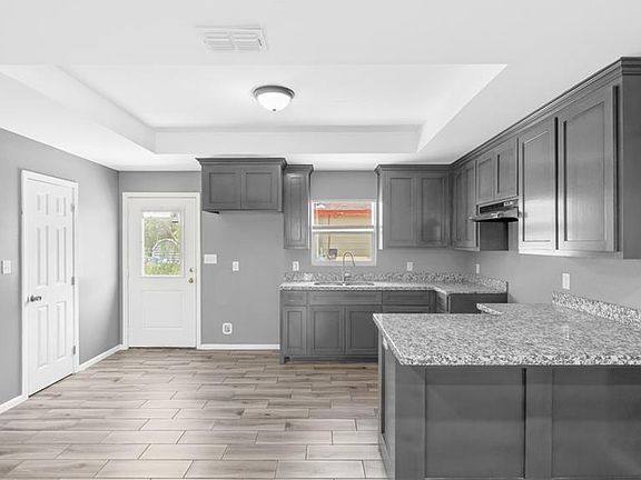 3rd image of 315 E Wells St