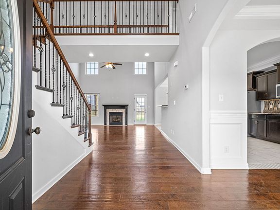 5th image of 928 Tanager Ct