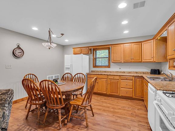 3rd image of 1642 Turkey Ridge Rd