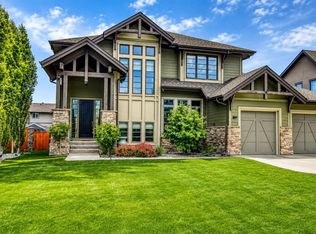 800 W East Lakeview Rd, Chestermere, AB T1X1R2