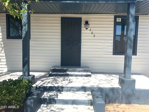 5th image of 202 E Clanton Ave