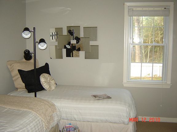 Bright 2nd Bdrm or Office