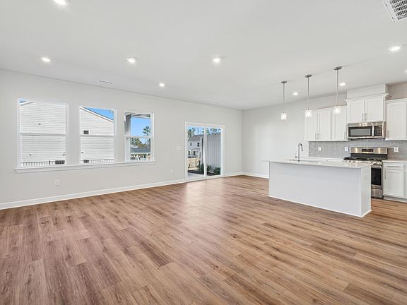 3rd image of 907 Montague Ave