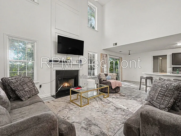 550 Claudel Ct SW — Photo 9