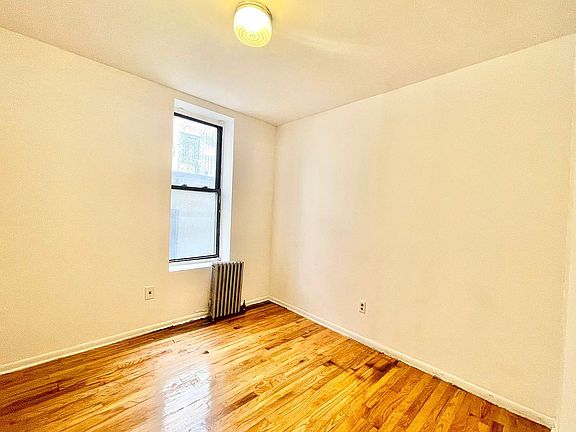 4th image of 300 E 84th St APT 4A