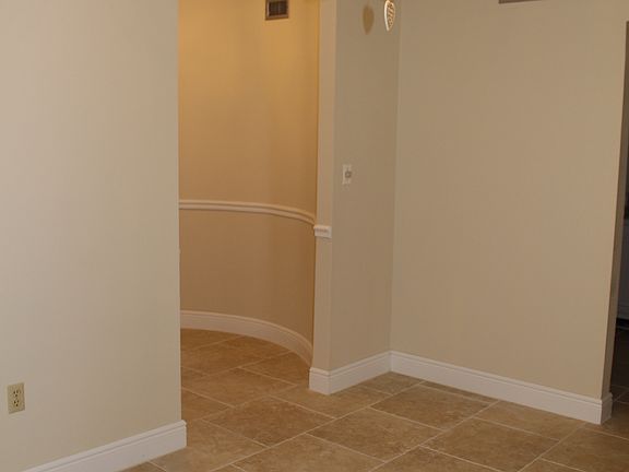 4th image of 534 Orange 17 Dr
