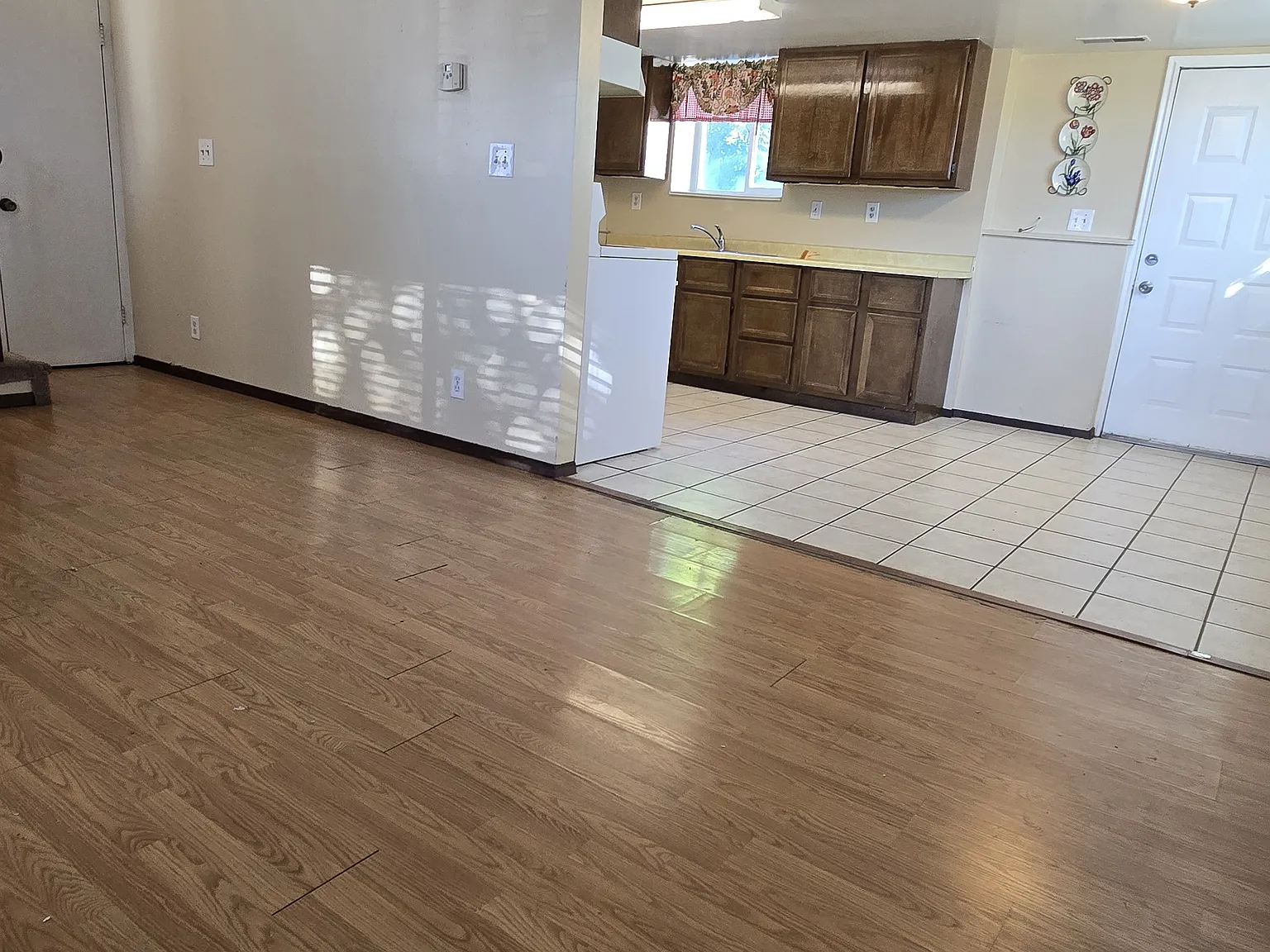 2 bed, 1.5 bath, 1250 sqft, $1,375 — Photo 2