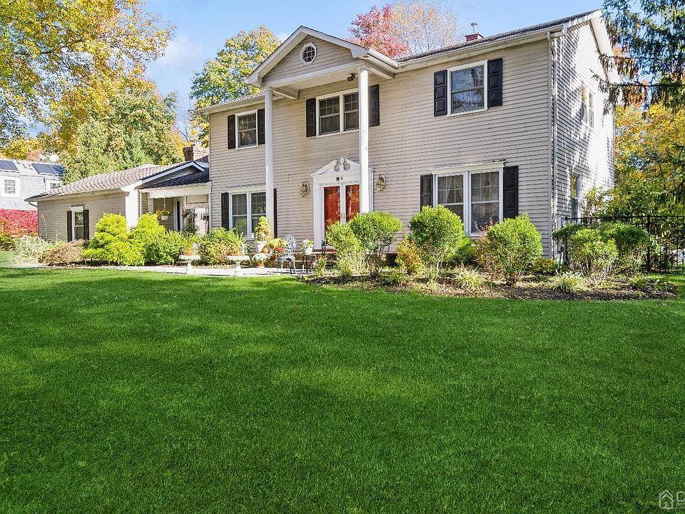 1st image of 2 Douglass Dr