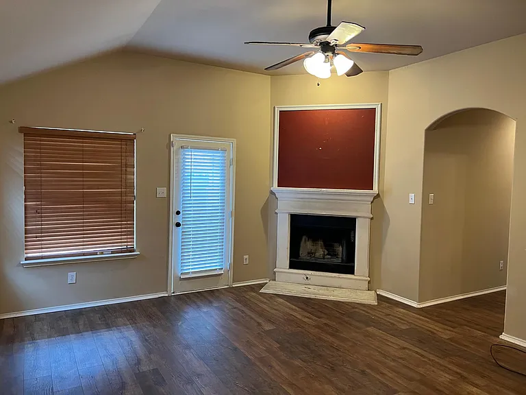 6300 Spring Ranch Dr — Photo 21