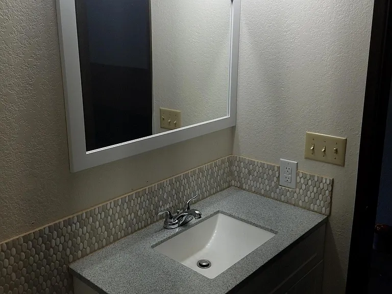 336 W Elizabeth St #4 — Photo 7