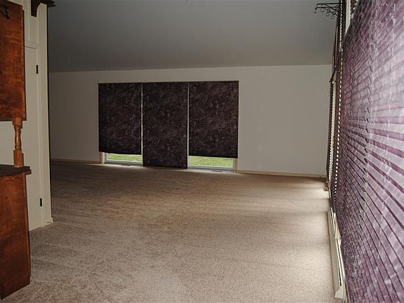 4th image of 206 Haral St