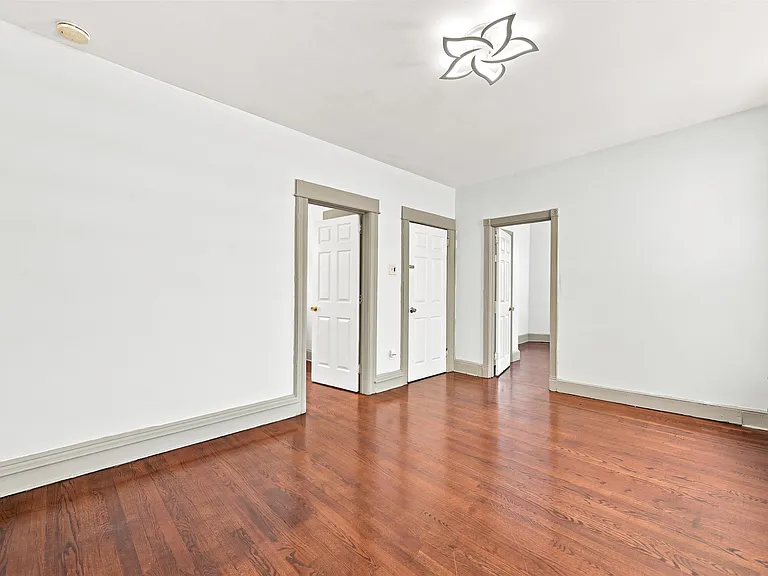 35 W 52nd St #2 — Photo 7