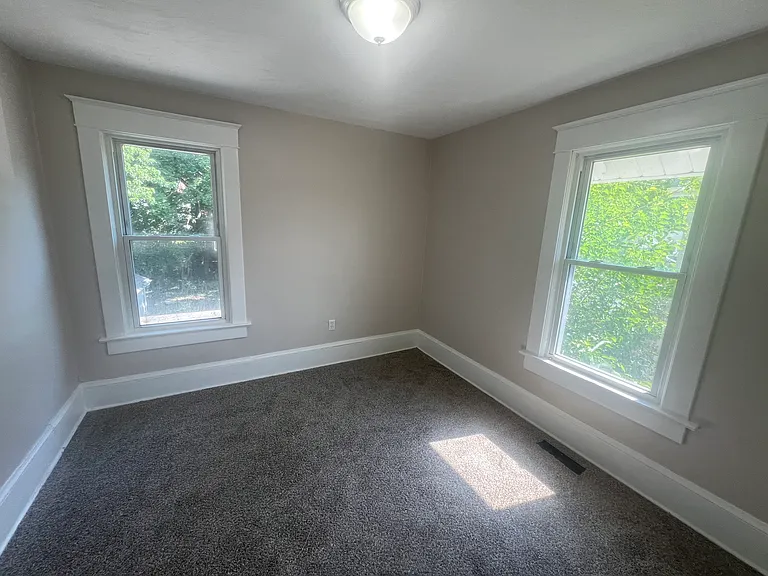 893 Battles Ave — Photo 9