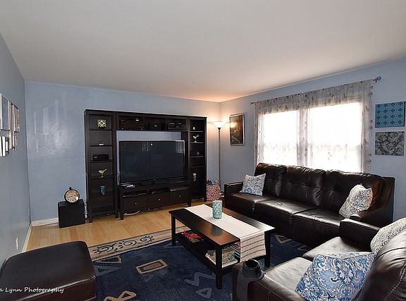 5th image of 565 Blackhawk Dr