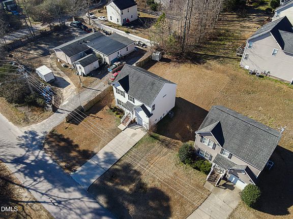 2nd image of 2207 Sunlit Ln