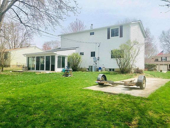 5th image of 1357 Crestview St