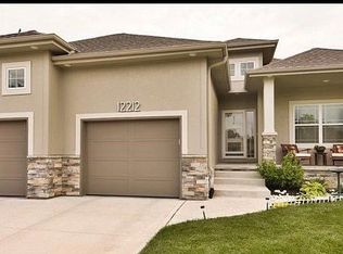 12212 S 73rd Ave, Papillion, NE 68046