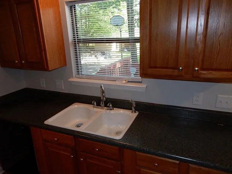 500 Debbie Dr — Photo 5