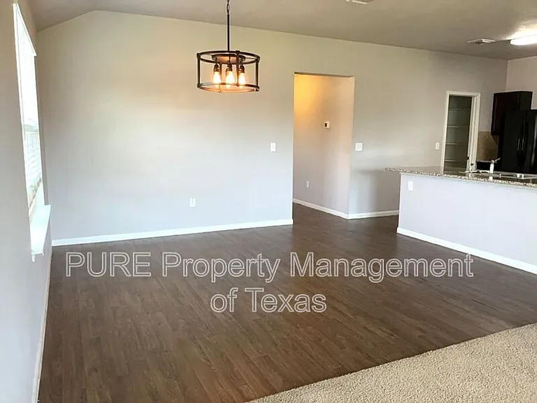 12040 Riparian Rd — Photo 5