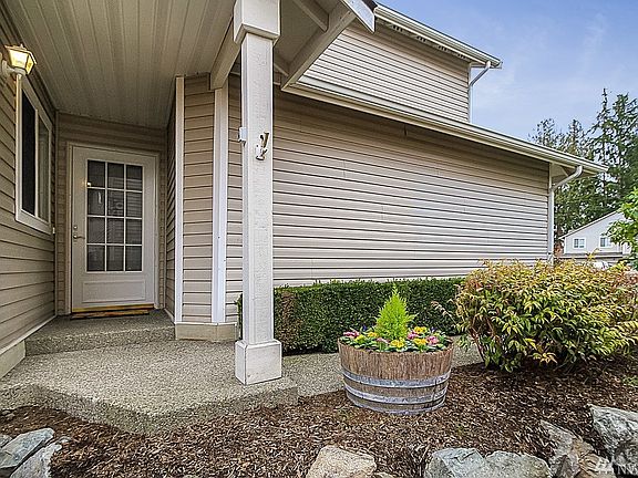 2nd image of 112 97th Ave SE