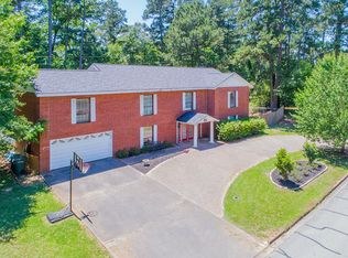 121 Augusta Dr, Huntsville, TX 77340