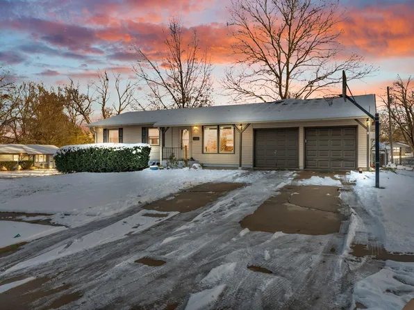 3101 SW 32nd St, Topeka, KS 66614