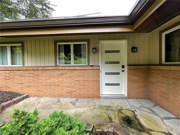 2nd image of 231 Seegar Rd