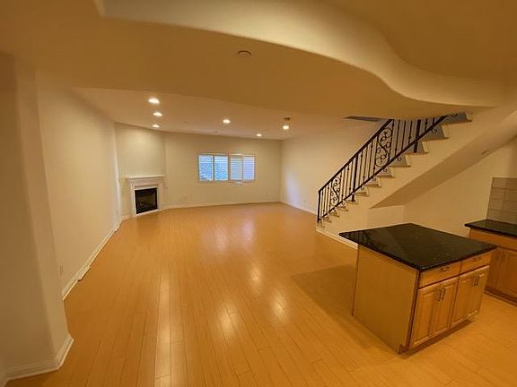 4th image of 11501 W Hatteras St #3