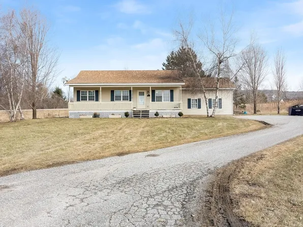 36 Tanglewood Drive, St. Albans Town, VT 05478