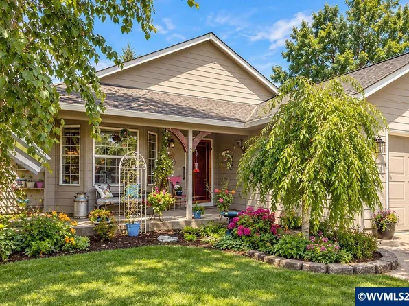 1642 SE Cortland Ave, Dallas, OR 97338