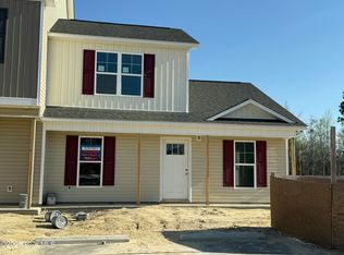 231 Crab Claw Spit Ln, Jacksonville, NC 28546