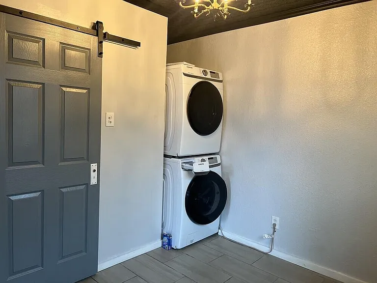 2618 Idalia Ave #A — Photo 10