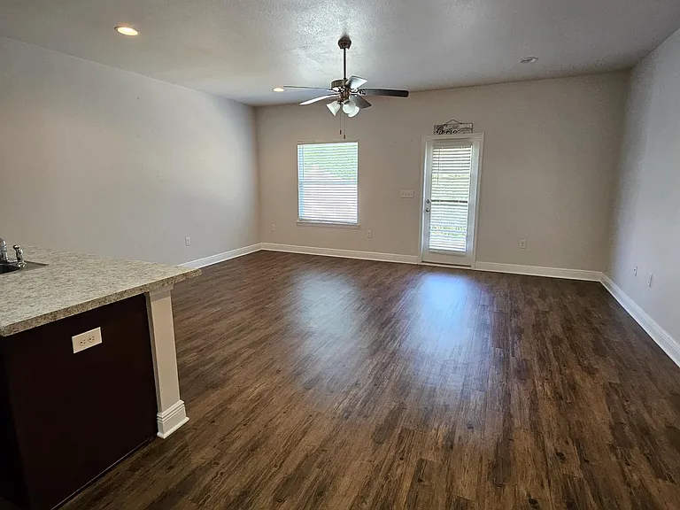 5916 Callaway Cir #5916 — Photo 5