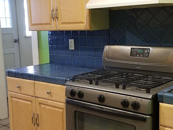 5th image of 543 N Oxford Ave