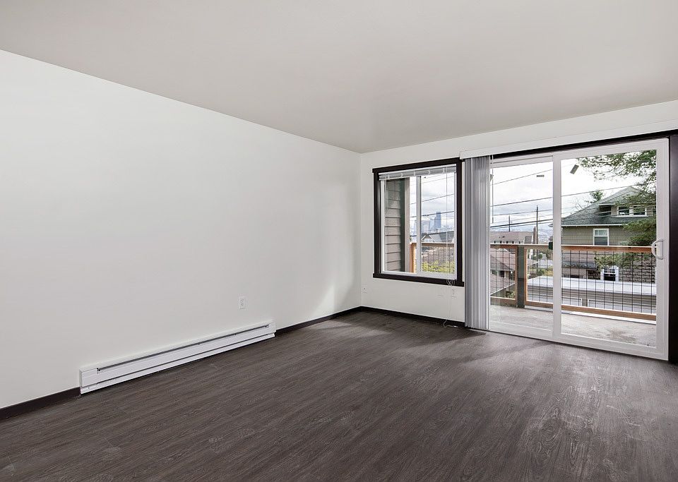 1st image of 1520 California Ave SW APT 209