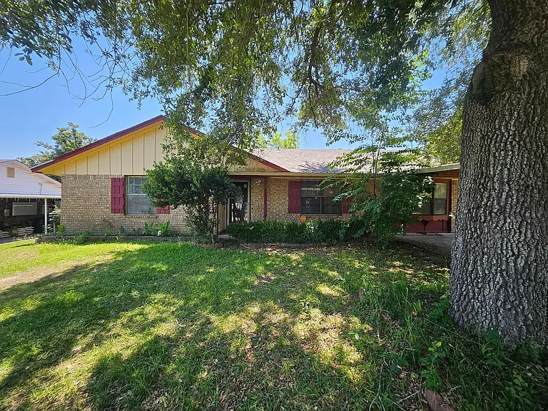 493 Nila Sue Dr — Photo 1