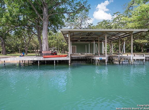 4th image of 1290 Loch Ln