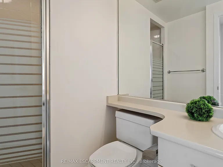 430 Pearl St #410 — Photo 16