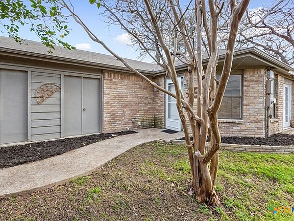2nd image of 3807 River Oaks Cir