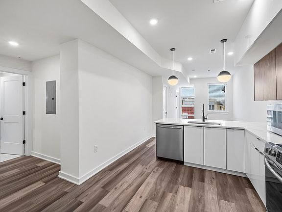 3rd image of 1539 N 26th St #401