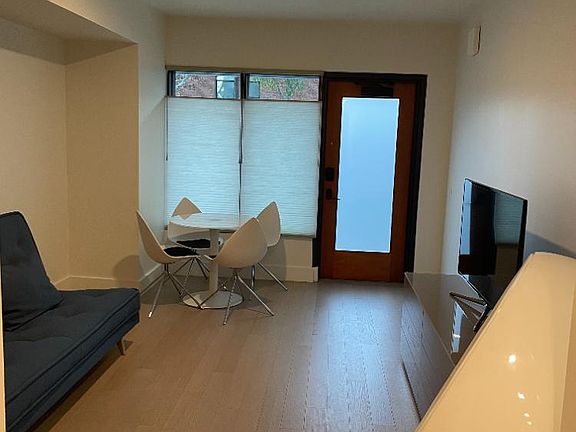 3rd image of 950 Tennessee St #105