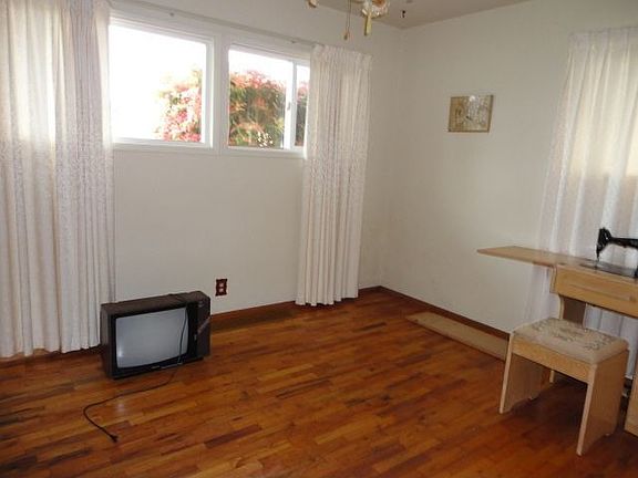 4th image of 569 S Fred D Haight Dr