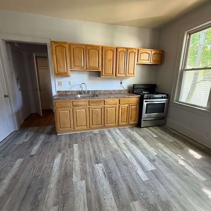 1st image of 32 Kenmore Ave #R2