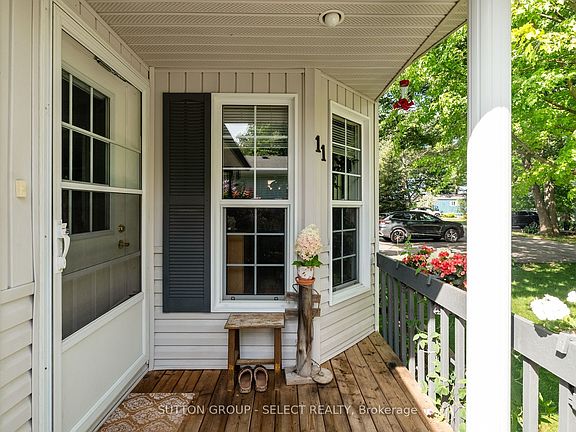 4th image of 11 Huron Ln