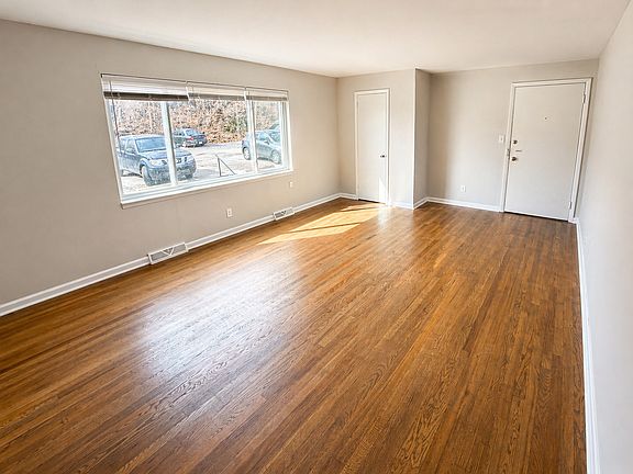 5th image of 204 N Morse Ave APT 34