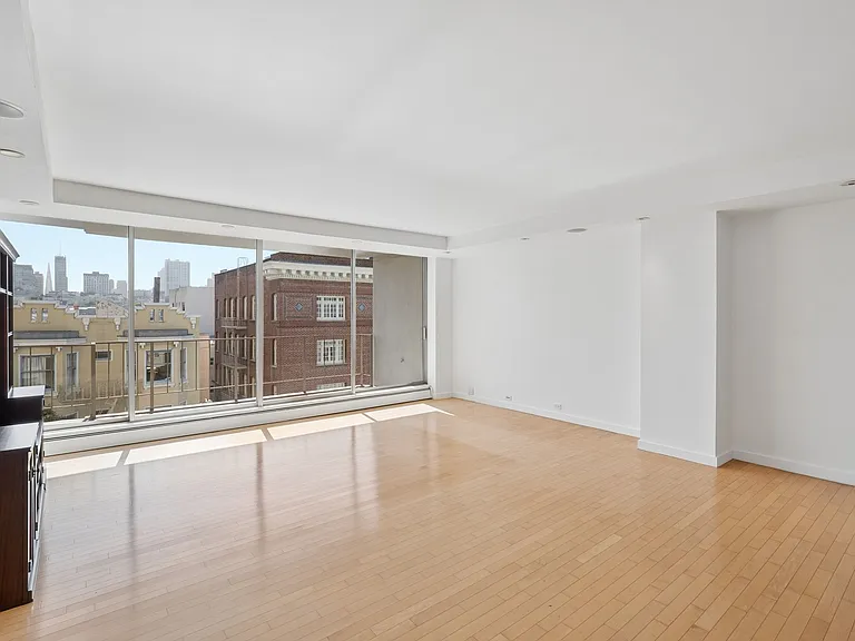 1835 Franklin St #301 — Photo 6