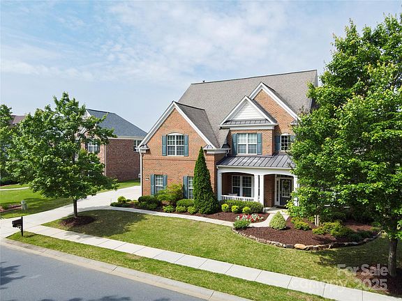 3rd image of 2812 Julian Glen Cir