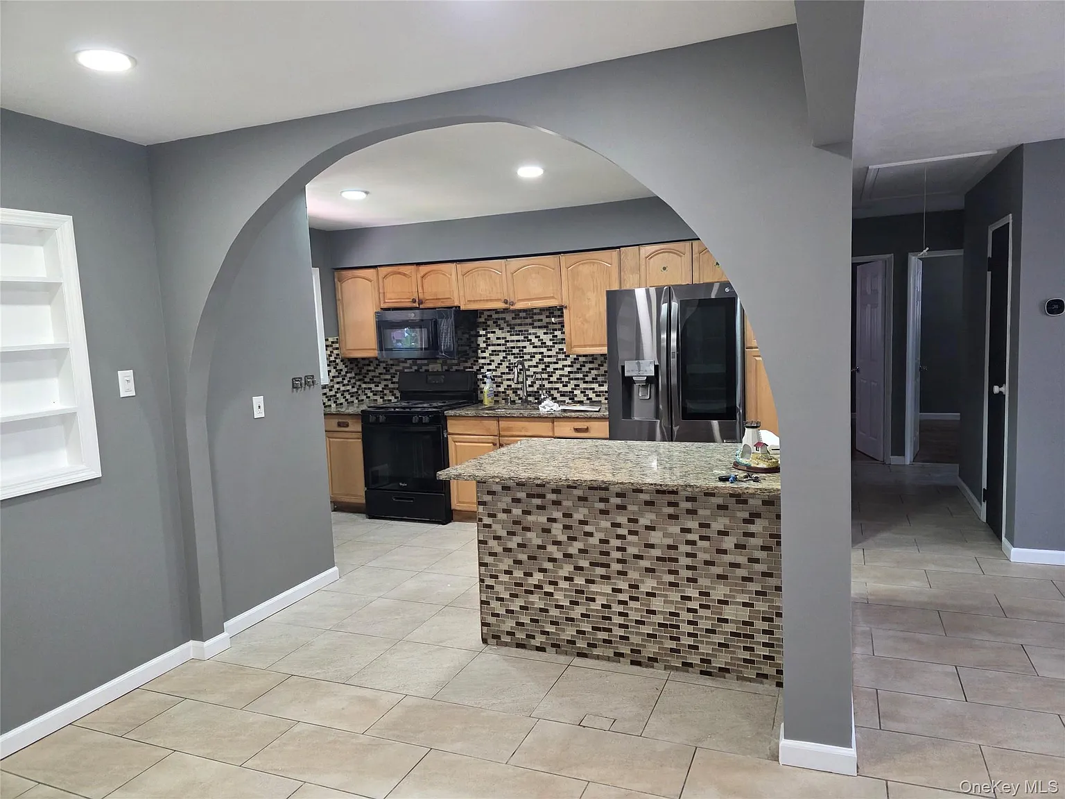 3 bed, 1.0 bath, 1188 sqft, $4,300 — Photo 4
