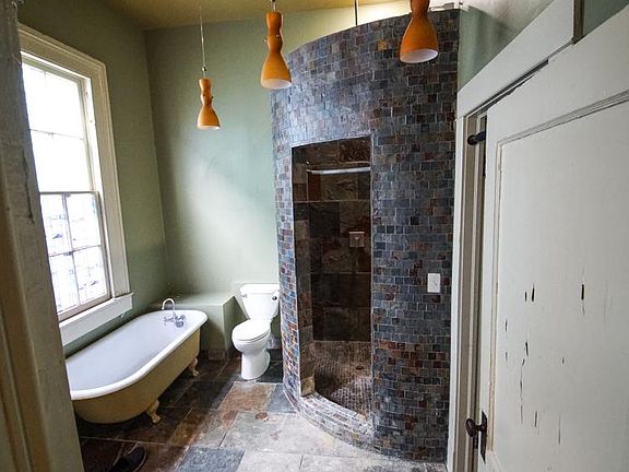 3rd image of 2319 Annunciation St #2319